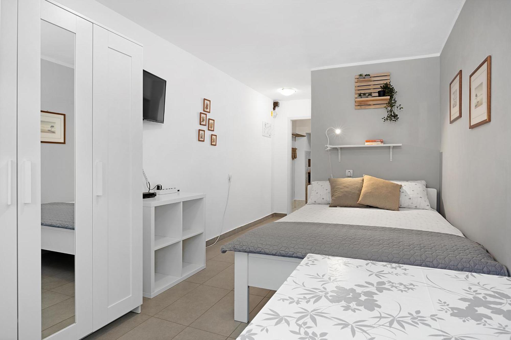 Studio Valkane Private Garden Пула Экстерьер фото