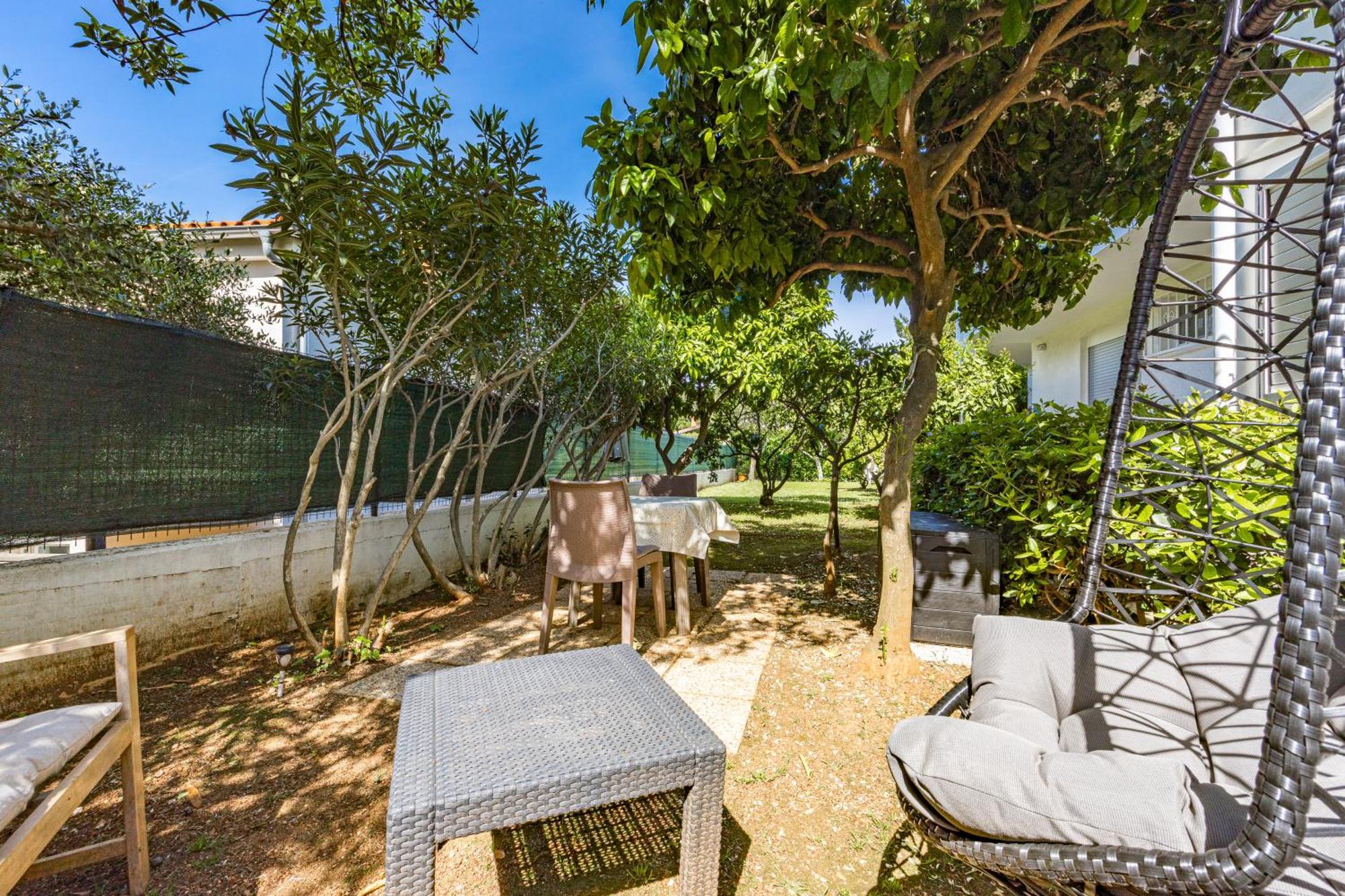Studio Valkane Private Garden Пула Экстерьер фото